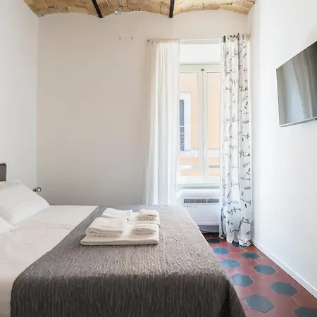 Half Palace, Relaxing In San Lorenzo Ρώμη