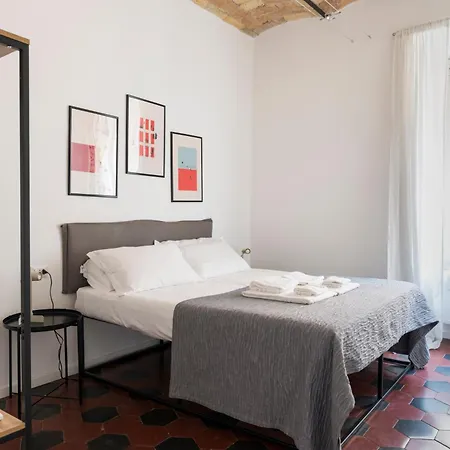 Half Palace, Relaxing In San Lorenzo * Roma